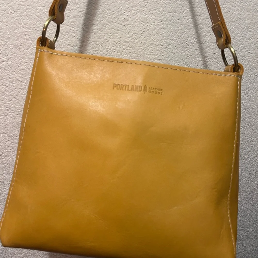 Portland Leather Triangle Shoulder Bag - Picture 2 of 4